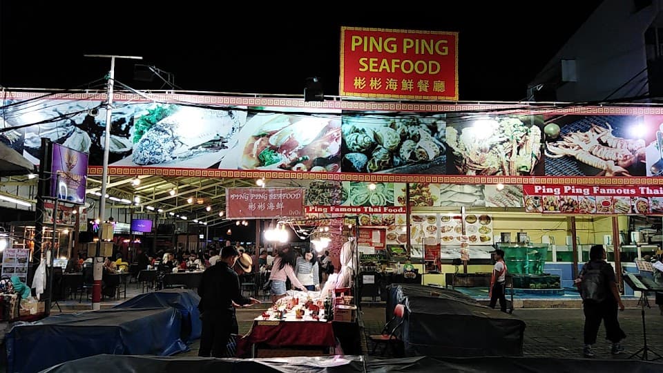 Anusarn Market