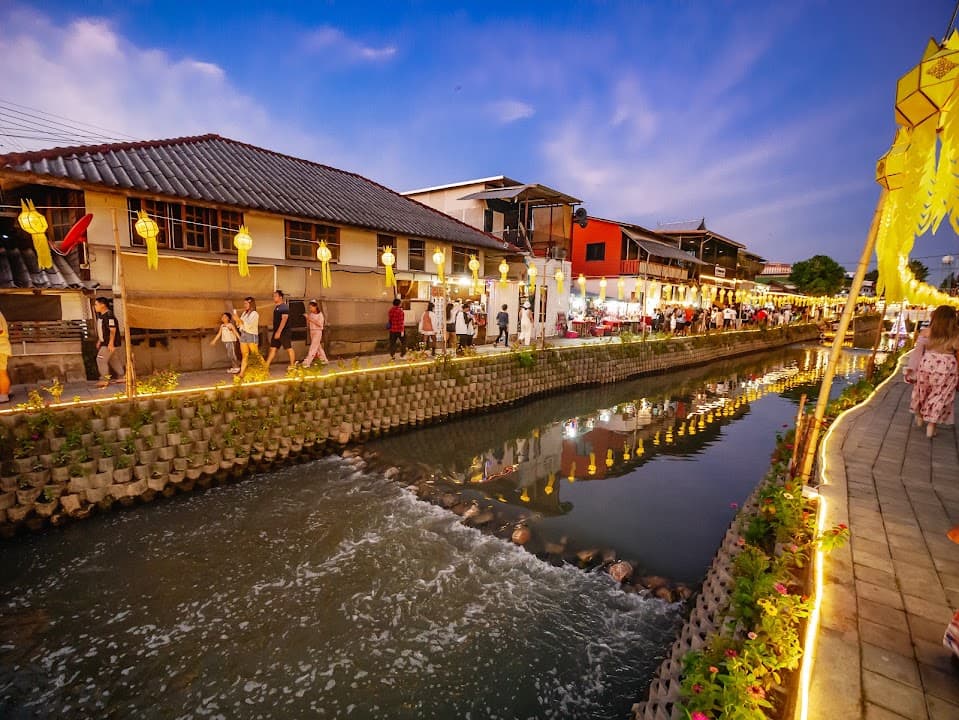 Mae Kha Canal