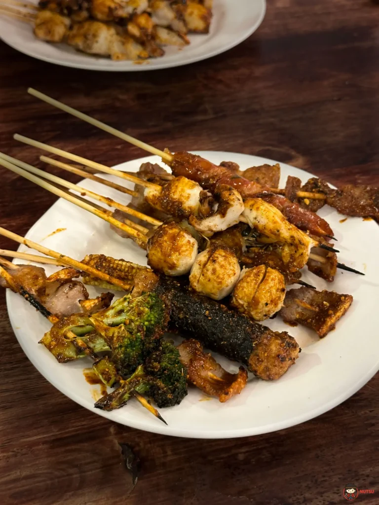 เมนูหม่าล่าและโอเด้ง ร้านปุ๋มเด้ง เจ็ดยอด